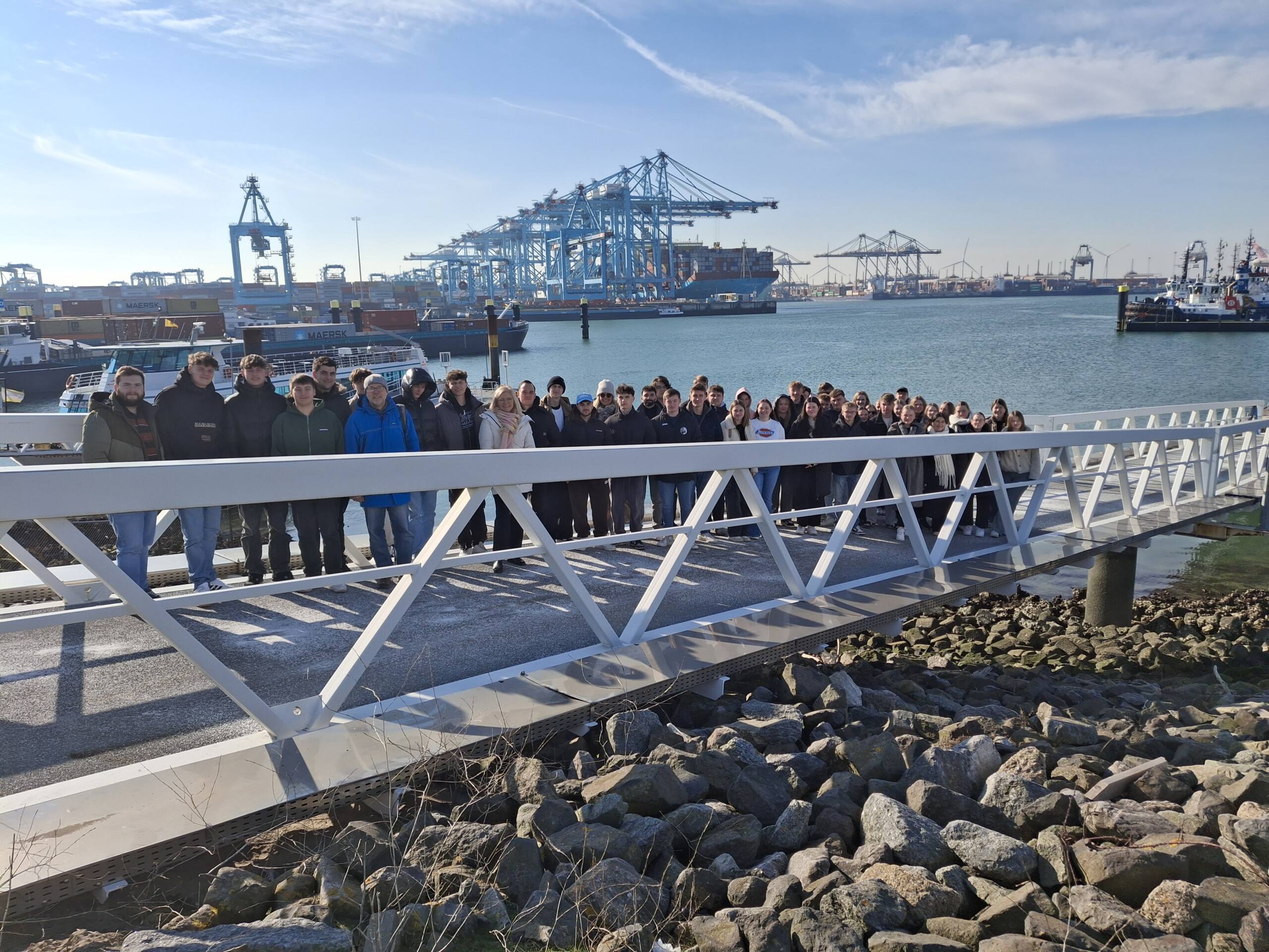 Gruppenbild im Hafen